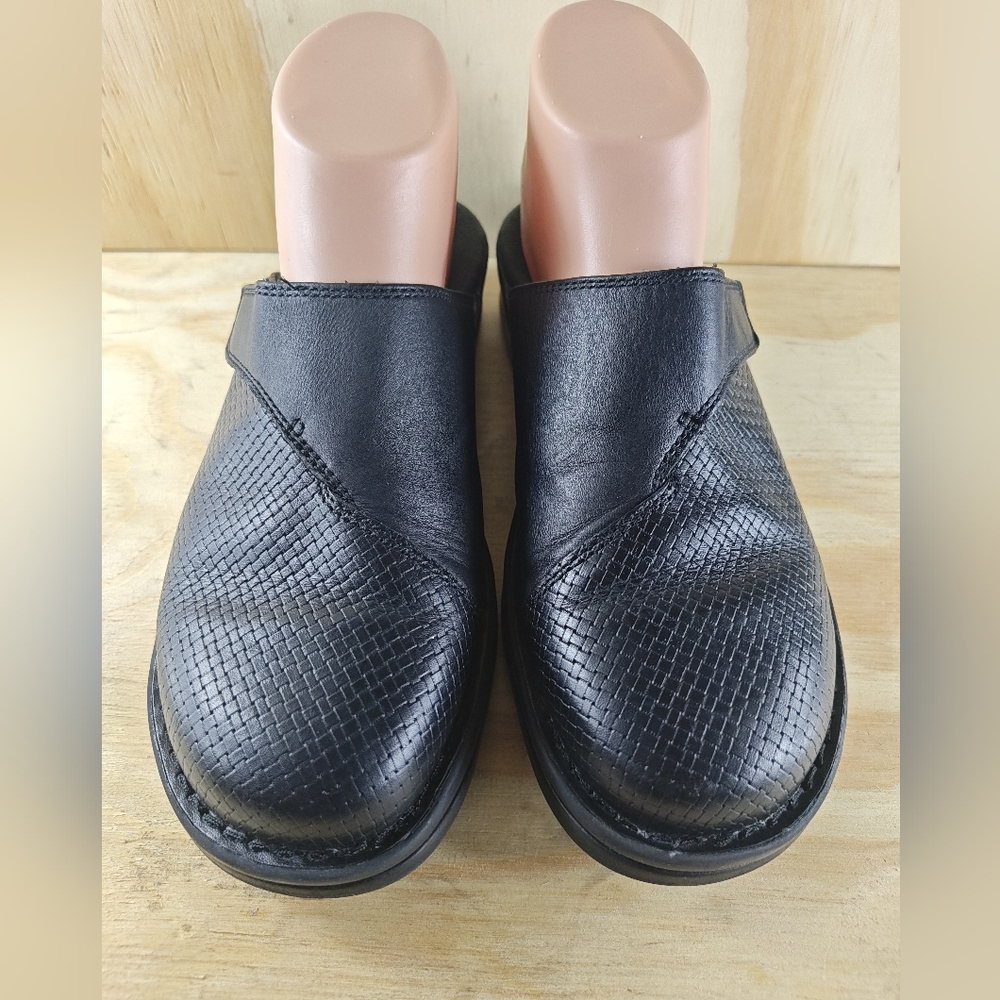 Collection By Clarks Women’s Soft Cushion Shoe Slide On Mules  Size 7.5 M